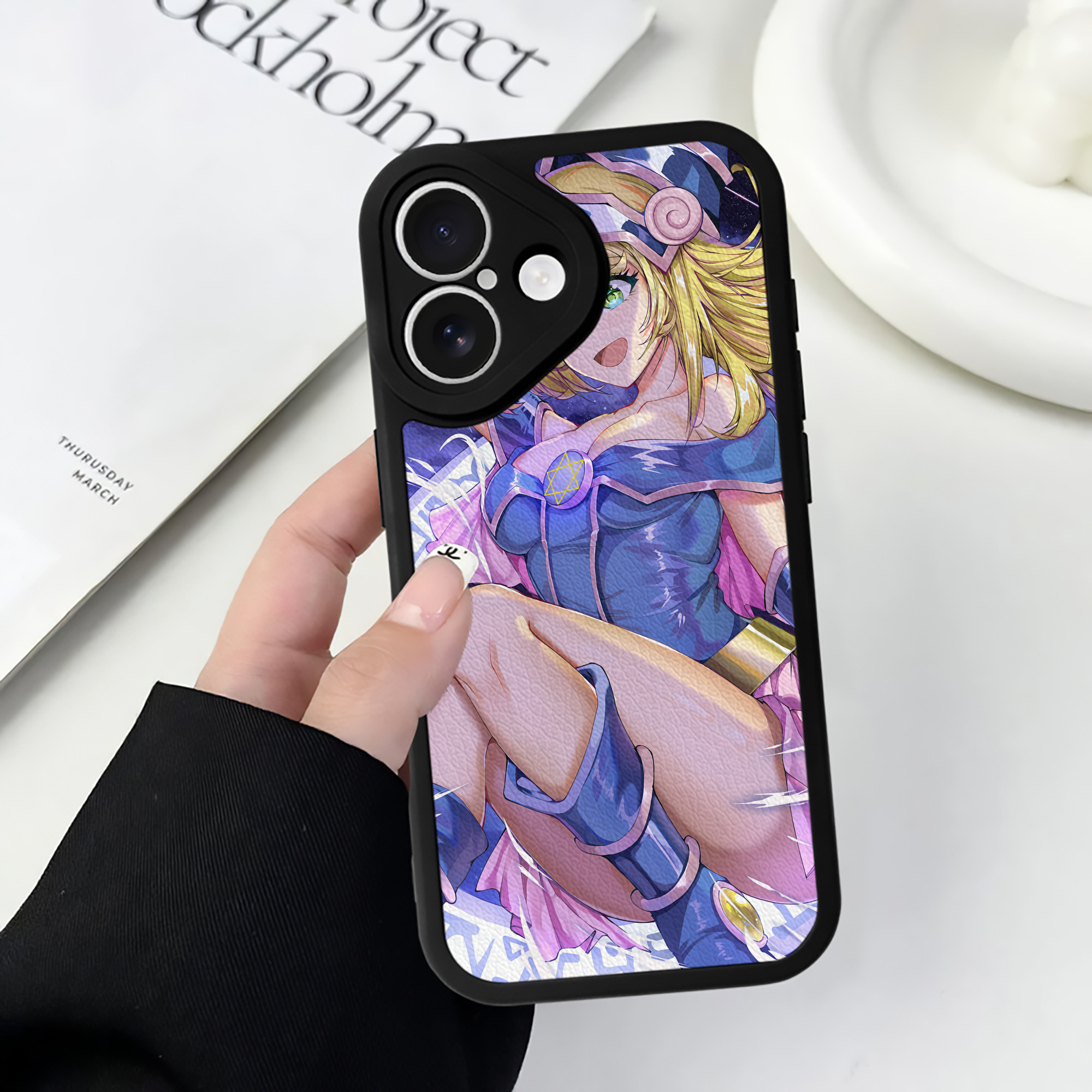 （画像用） 遊☆戯☆王 Yu-Gi-Oh! 【iPhone 16シリーズ対応】シリコンスマホケース（レザー調） 材質：シリコン